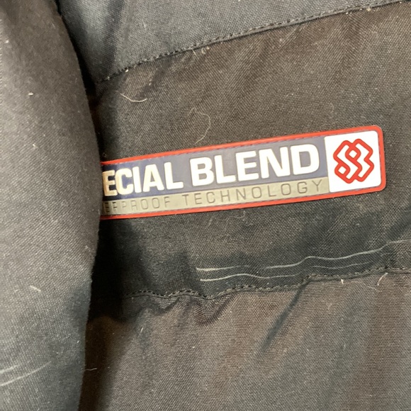 Special blend ski jacket with duck down. Squishy and comfy. Size M.  B6 - Picture 2 of 9